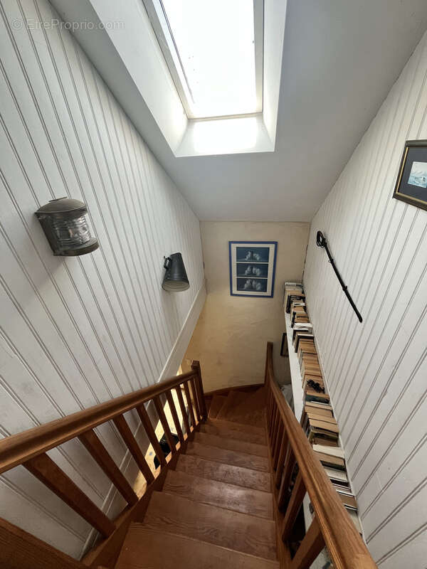 LE BONO, MOCQUARD immobilier vous propose cette maison de charme au cœur du Bono   À deux pas du port et des c - photo 8