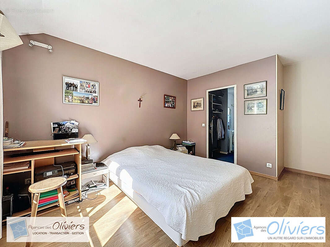 Maison à VOISINS-LE-BRETONNEUX