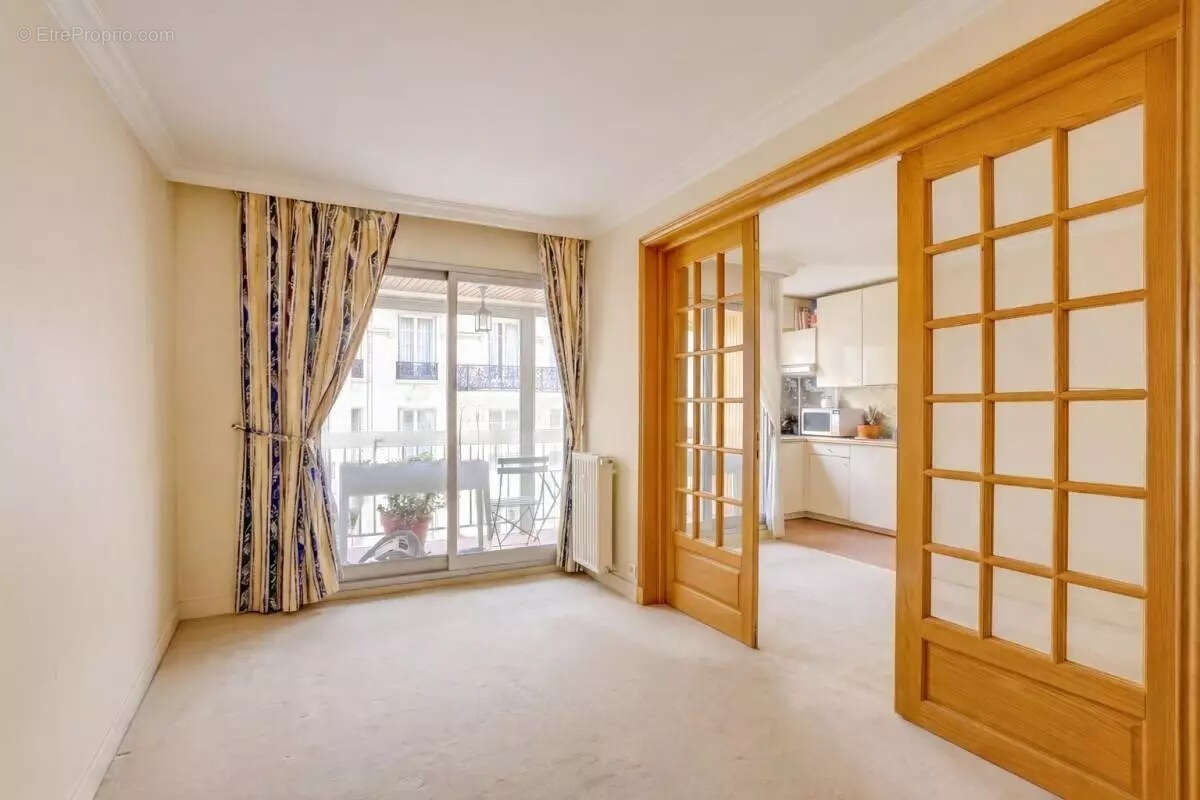 Paris 16ème - Pompe - 48m² + 6m² balcon - photo 11