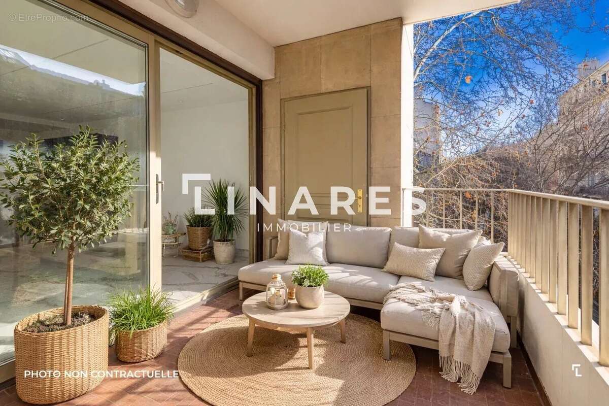 Appartement à MARSEILLE-4E