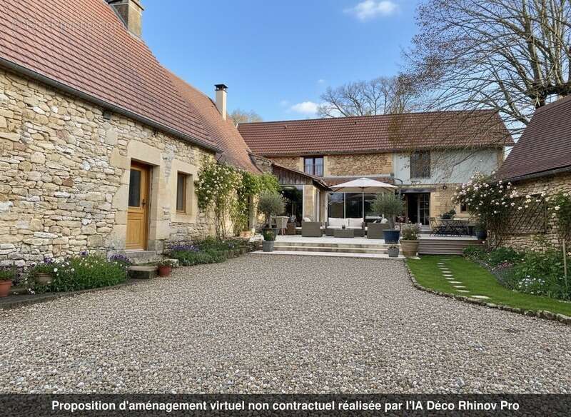 Maison à LA CHAPELLE-AUBAREIL