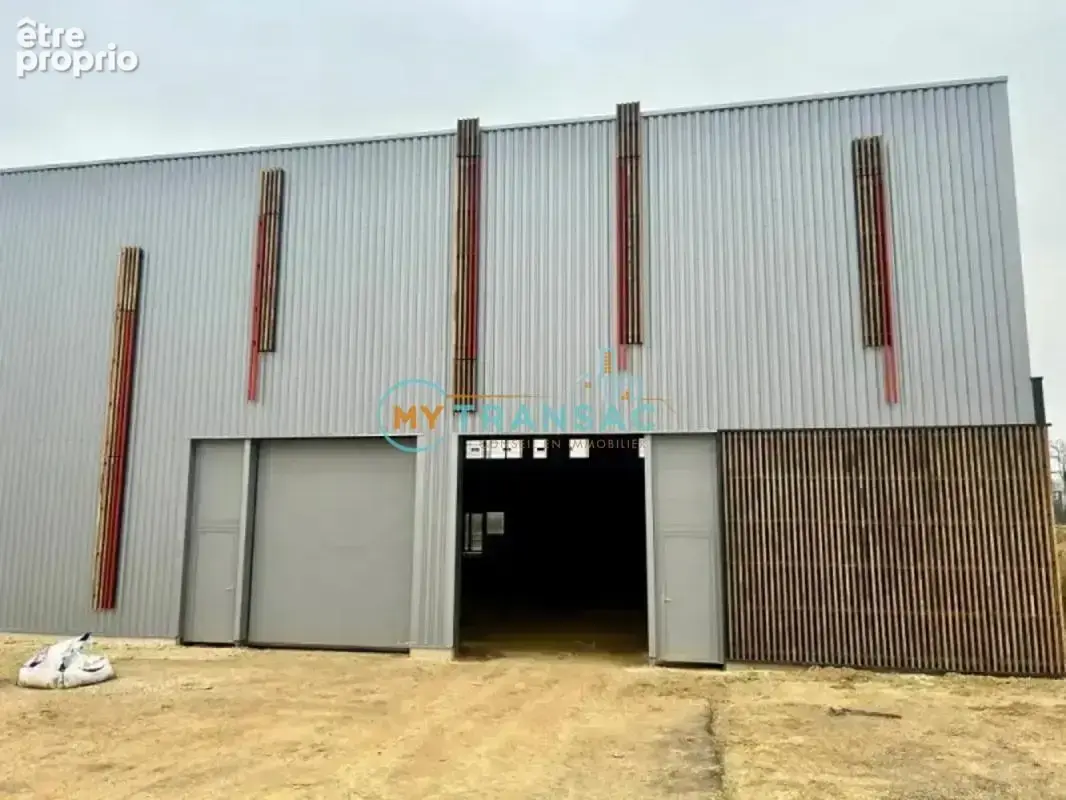 Commerce 738 m² à vendre à Louvres (95380) - photo 2