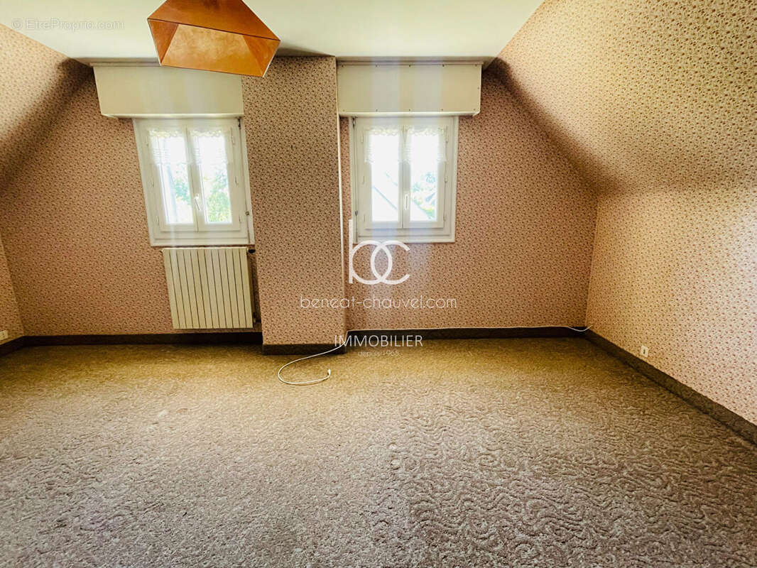VENTE Maison de Charme SARZEAU  4 Chambres  Terrain 1300 m² Constructible  Proche Plages & Commerces  56370 - photo 8