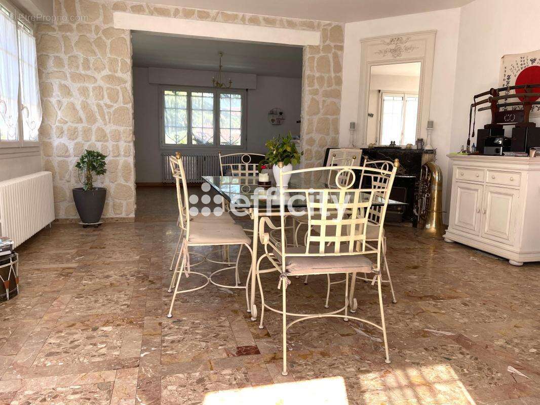 Maison à RONQUEROLLES