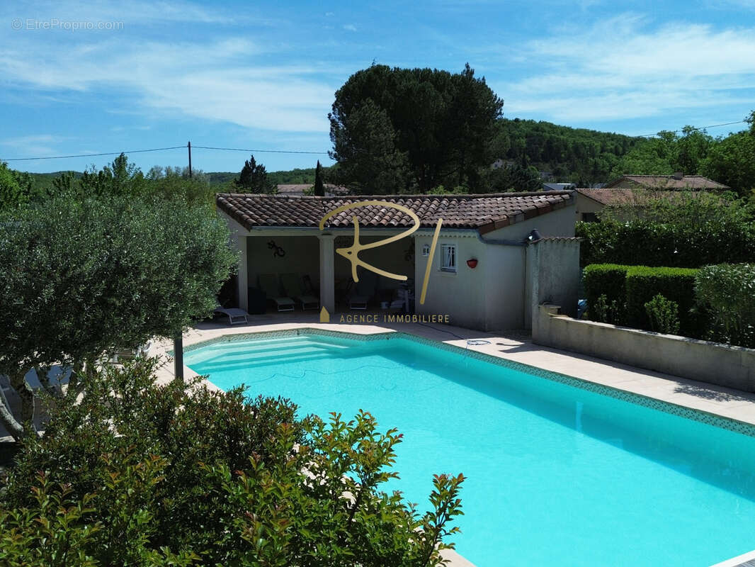 Ruoms belle villa avec piscine - photo 2