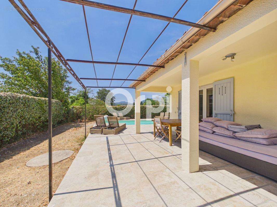 Villa individuelle - plain-pied + dependance - piscine / terrasses neuves - jardin clos - calme et sans vis-a-vis - proche villa - photo 8