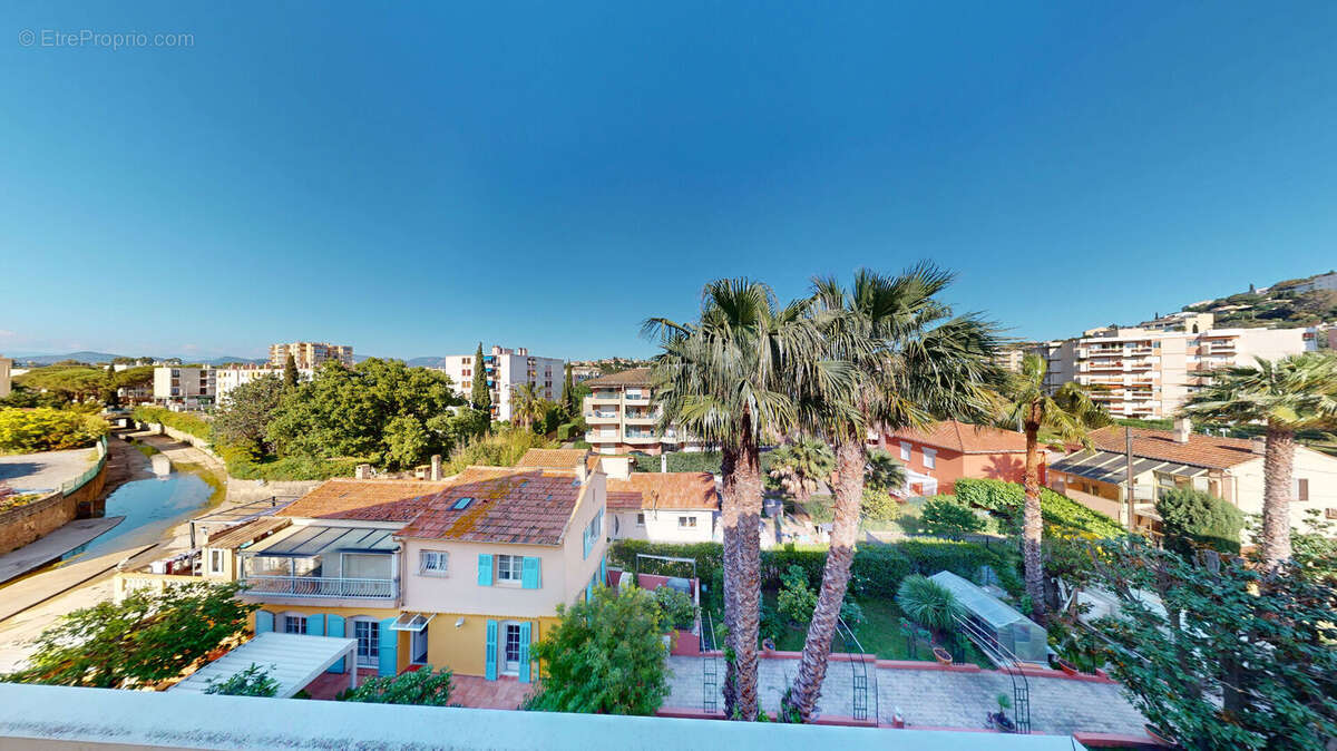 Appartement à SAINT-RAPHAEL