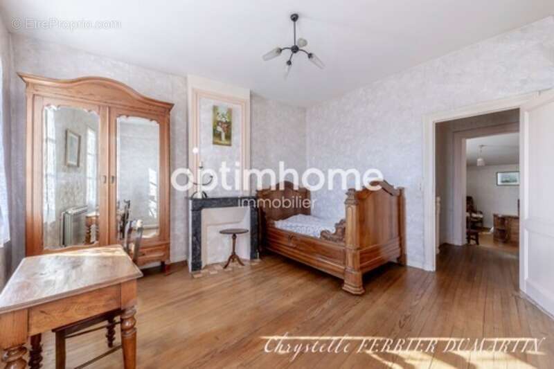 Maison à AMBARES-ET-LAGRAVE