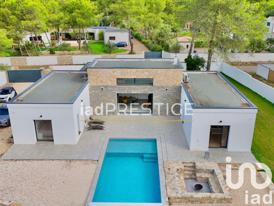 Photo 2 - Maison à NIMES