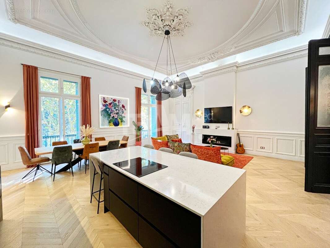 Appartement Haussmannien rénové d'exception - photo 7