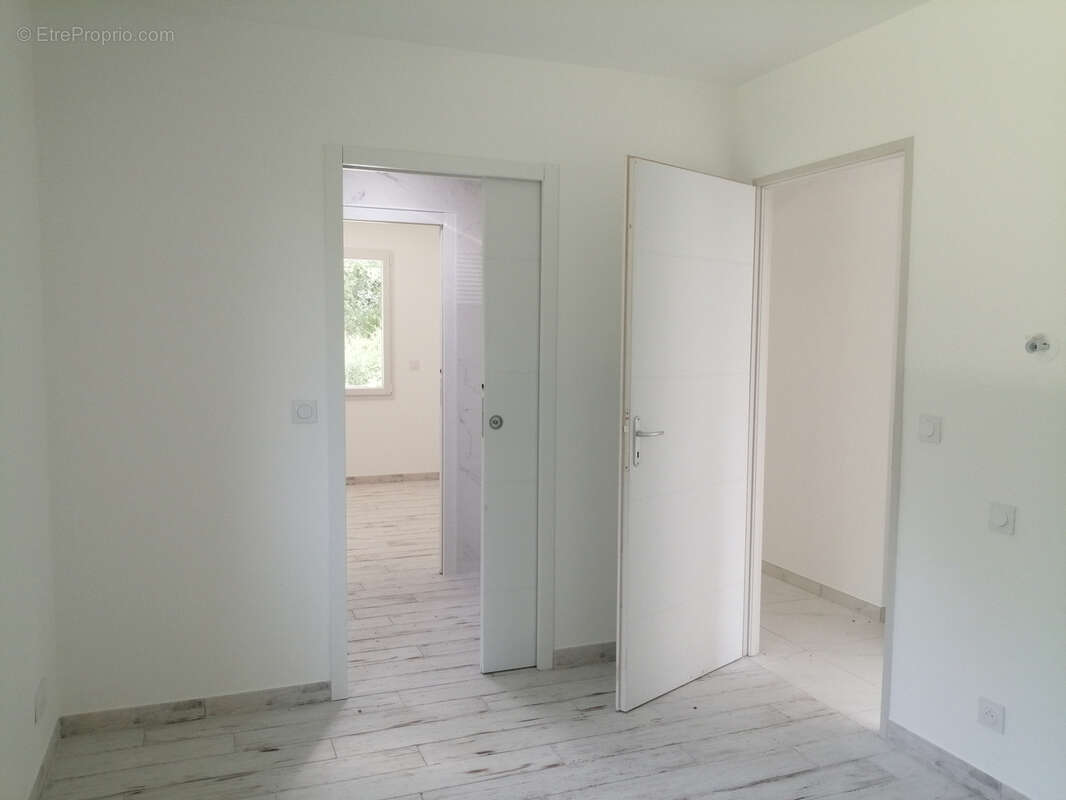 Maison à CHAMPAGNE-ET-FONTAINE