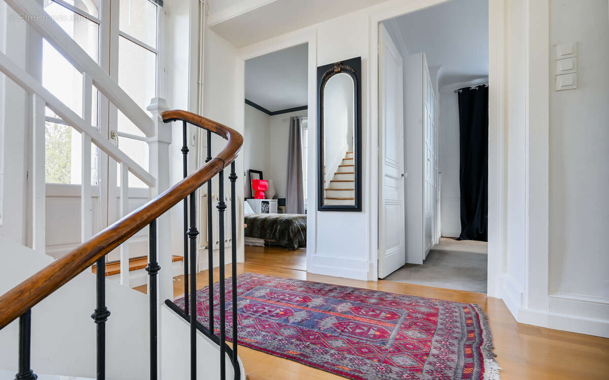 Maison à CHARBONNIERES-LES-BAINS