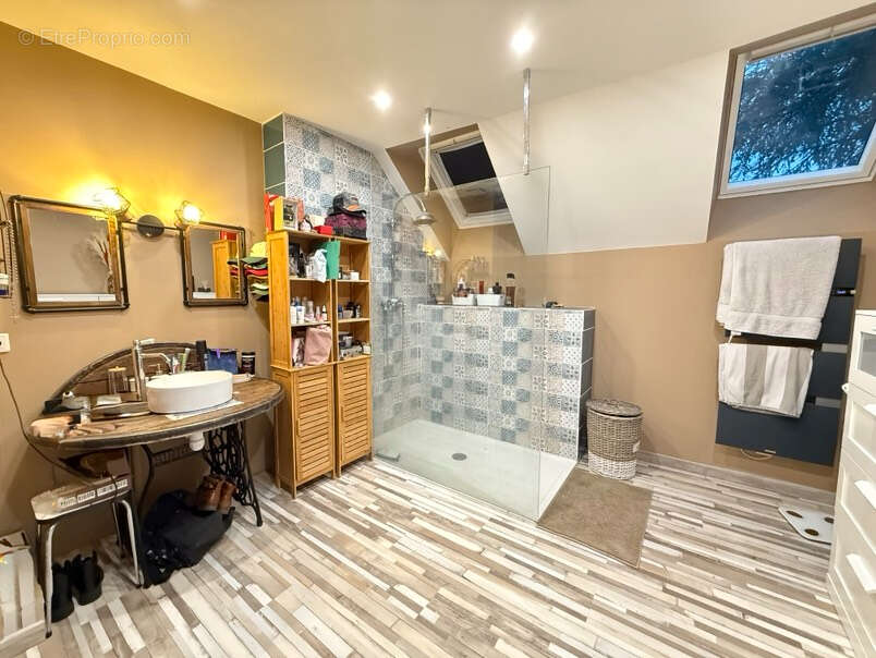 Appartement à ESTREES-SAINT-DENIS