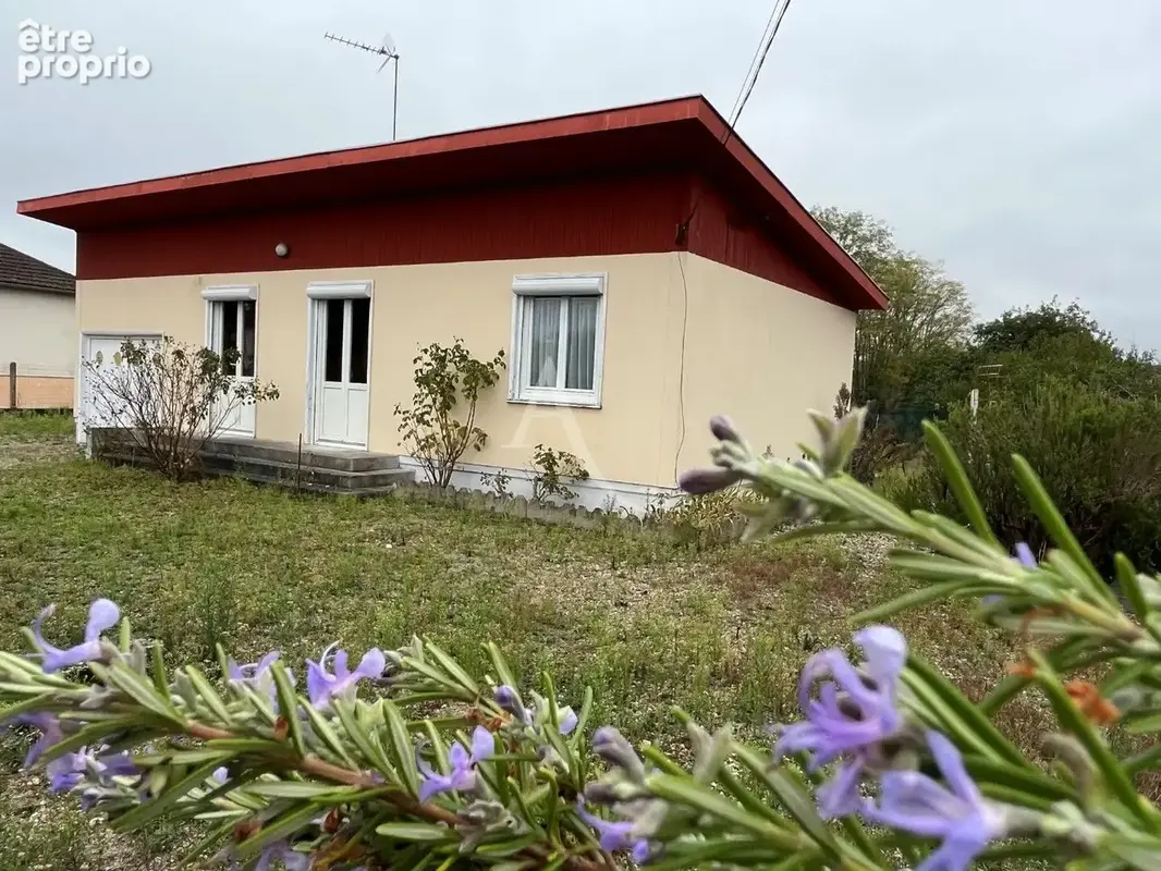 En vente - la guerche/ l aubois - maison plain pied 2 chambres - photo 1