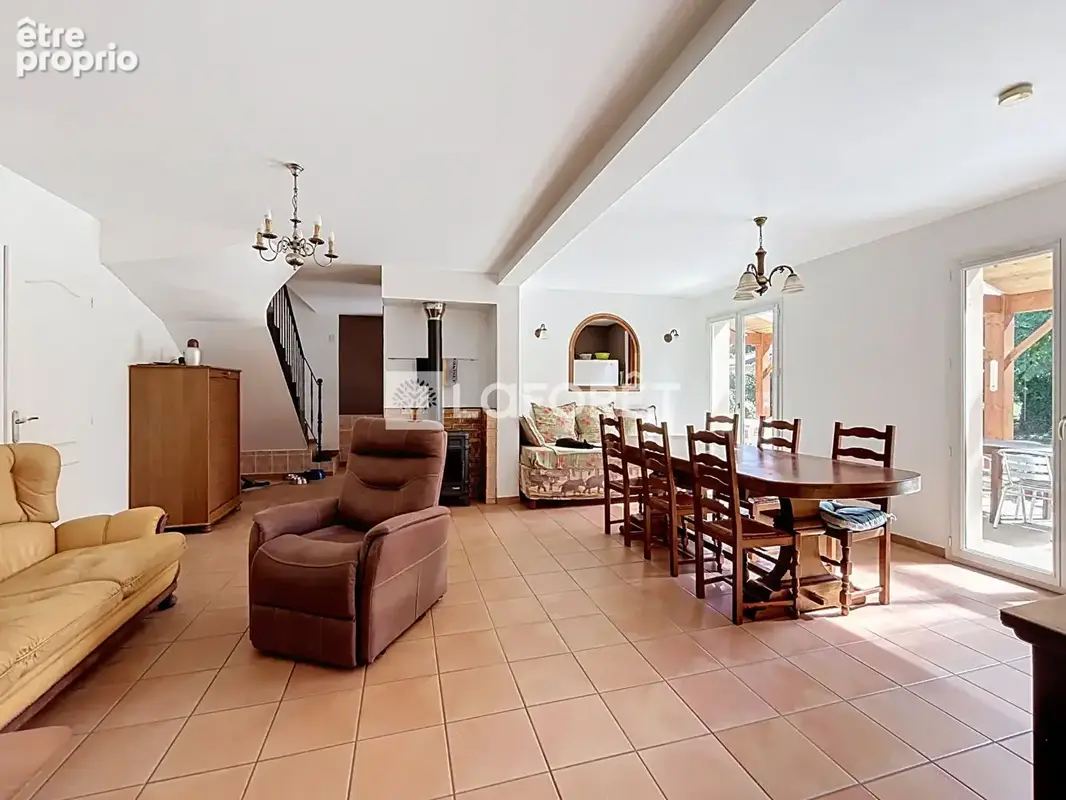 Maison à vendre Saint Didier De Formans 8 pièce(s) 179.57 m2 - photo 4