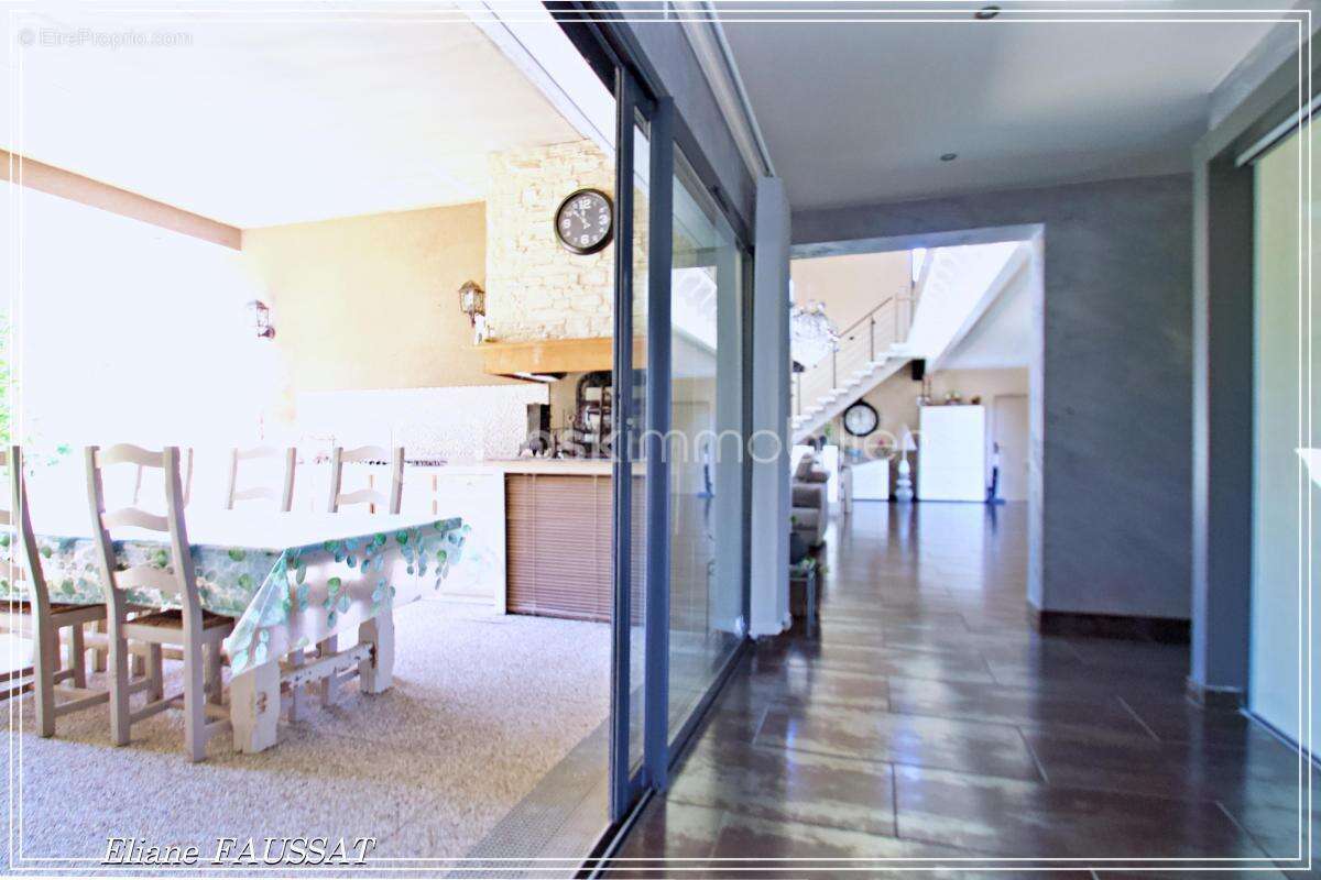 Maison contemporaine d'exception, 235 m² de bien être et d'art de vivre sur 1818 m² de terrain - photo 3