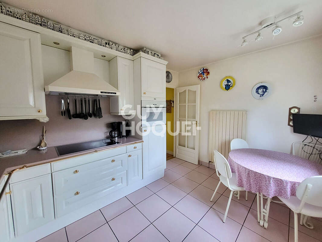 Maison à LA CELLE-SAINT-CLOUD