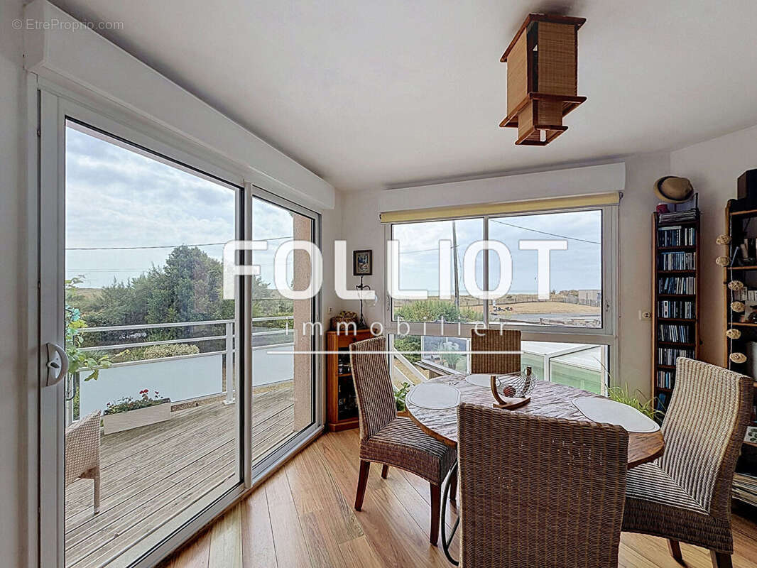 Maison 4 pièces à vendre à Saint-Pair-sur-Mer avec vue mer - Exclusivité CABINET FOLLIOT ! - photo 2