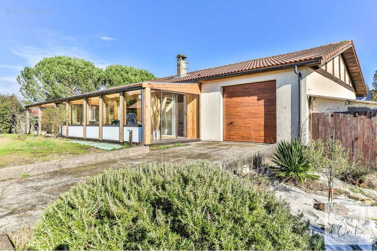 Maison rénovée de 153m2 avec 3 chambres, studio, véranda, garage et jardin - photo 9