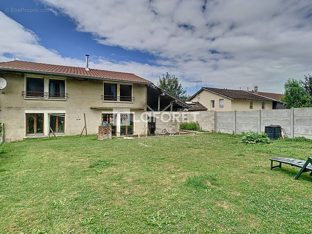 Maison à DOMMARTIN-SOUS-HANS