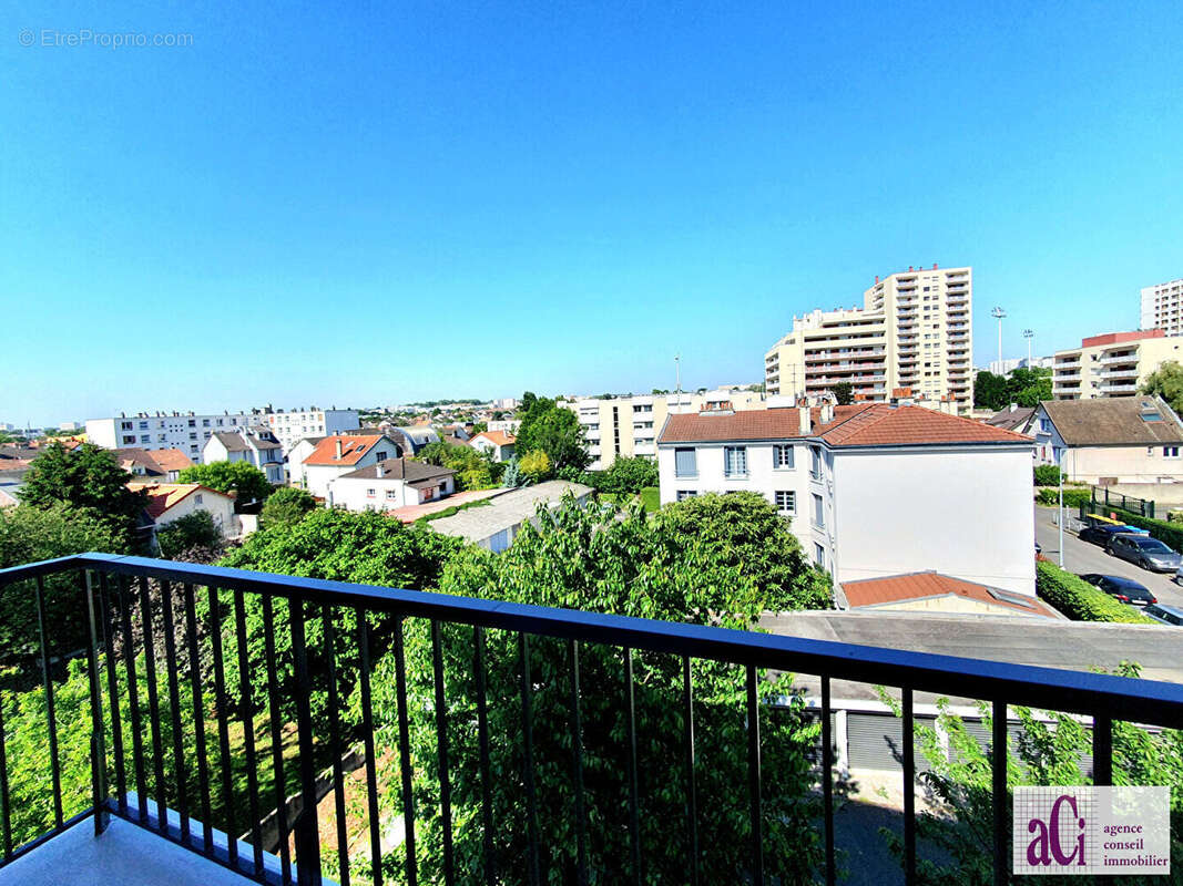 Appartement à L&#039;HAY-LES-ROSES