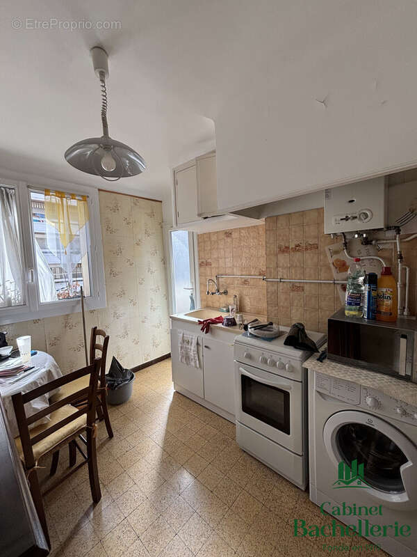 Appartement à MARSEILLE-4E