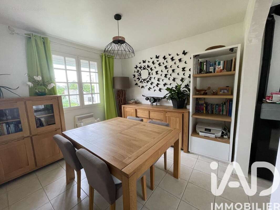 Photo 2 - Maison à LE TREVOUX