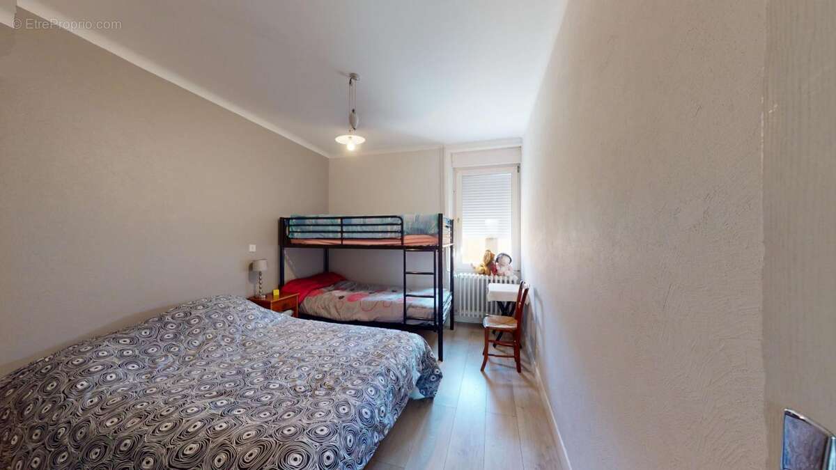 Maison en pierre 4 chambres + dependances + 2.5 ha - photo 20
