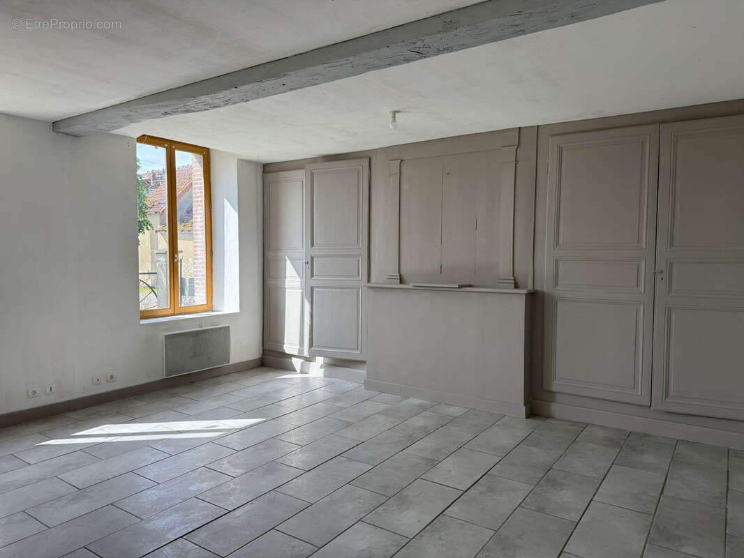 Maison à MONTIGNY-LES-MONTS