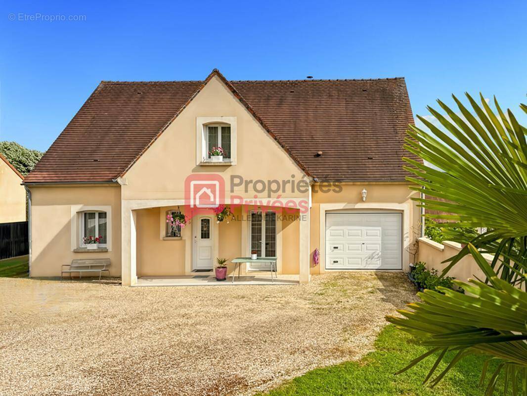 Maison à FONTAINE-LA-GAILLARDE