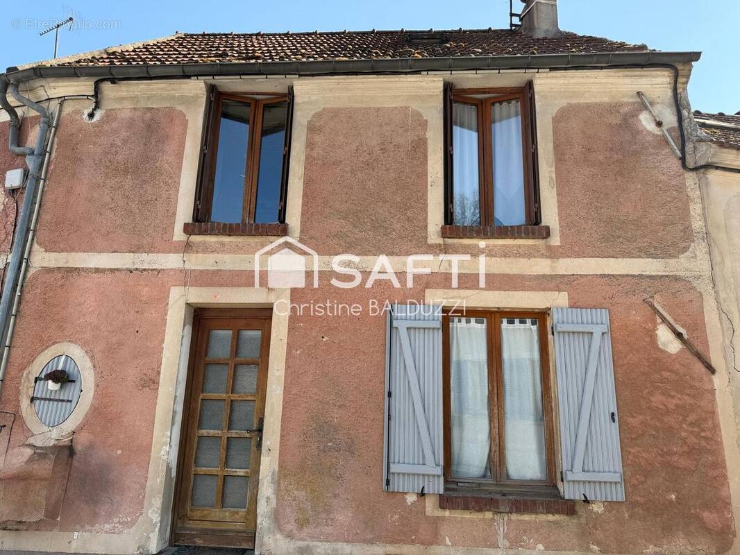 Photo 1 - Maison à MONTREUIL-AUX-LIONS