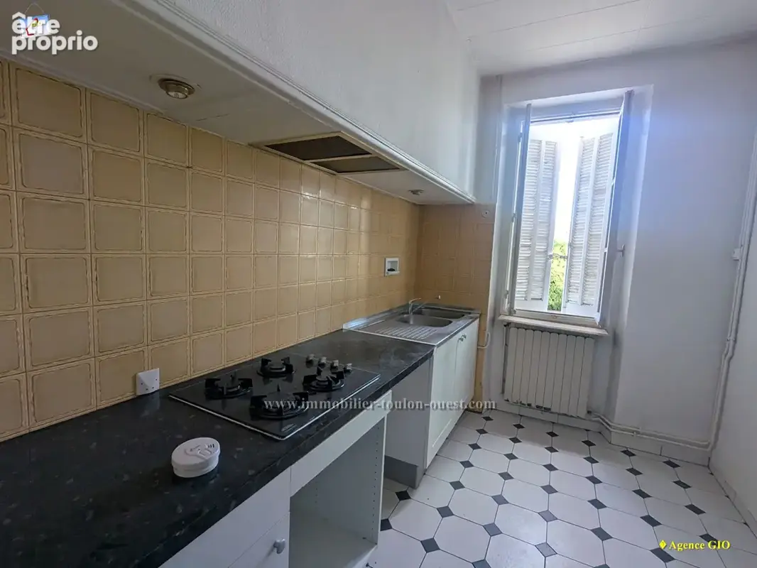 Toulon ouest - maison individuelle de 149 m² - deux appartements - terrain  421 m² - photo 10