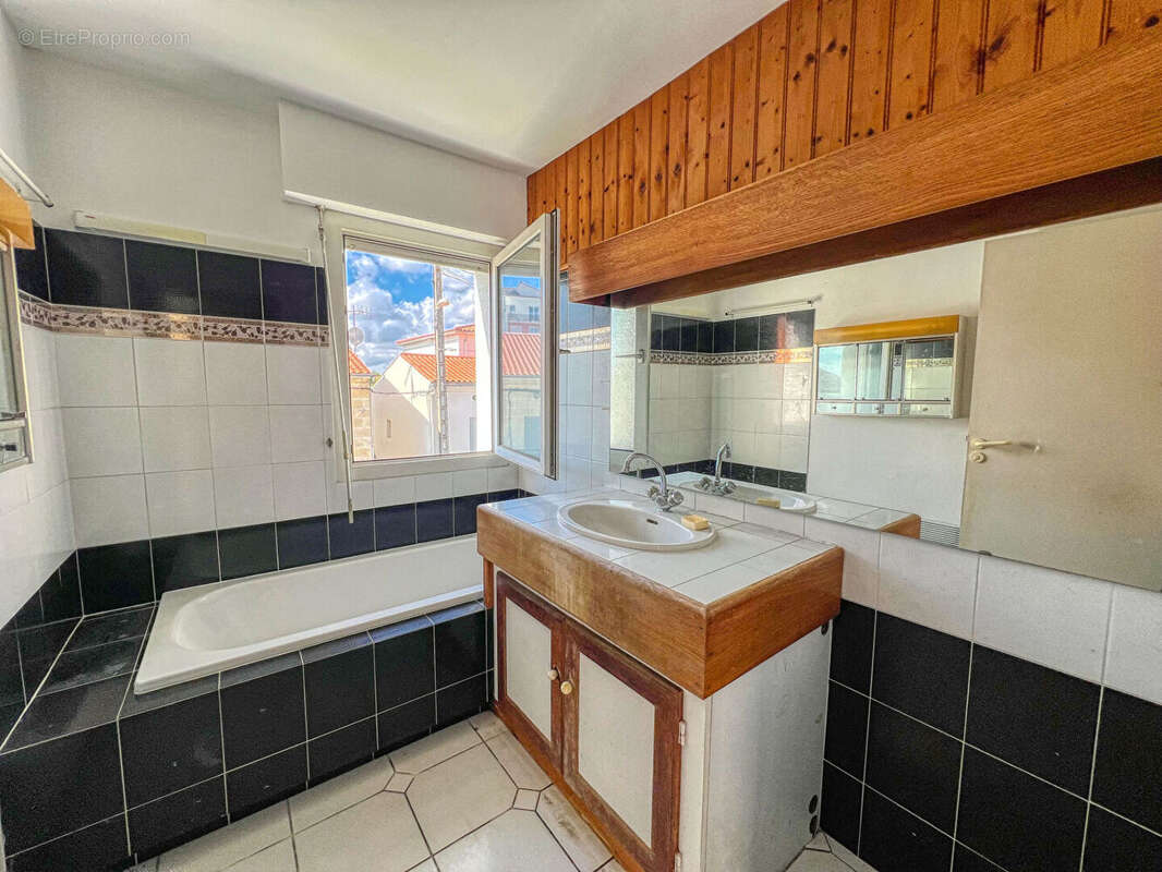 Appartement T2 idéalement situé à Royan - Proche marché et plage - photo 11