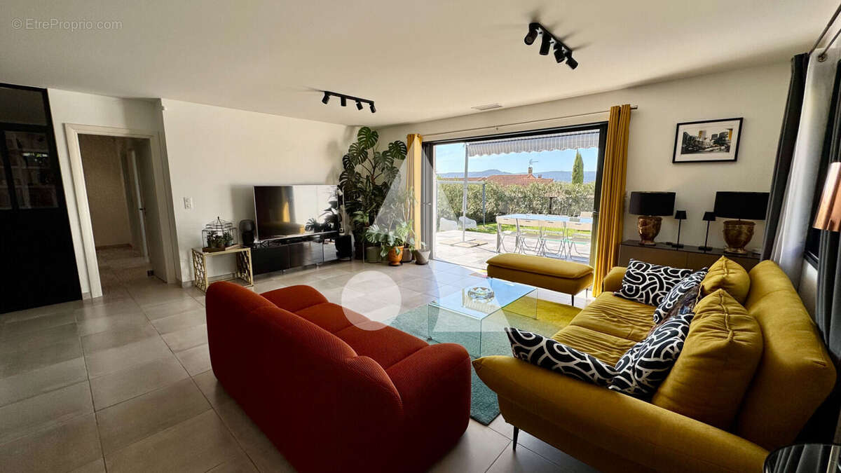 Maison à VILLELAURE