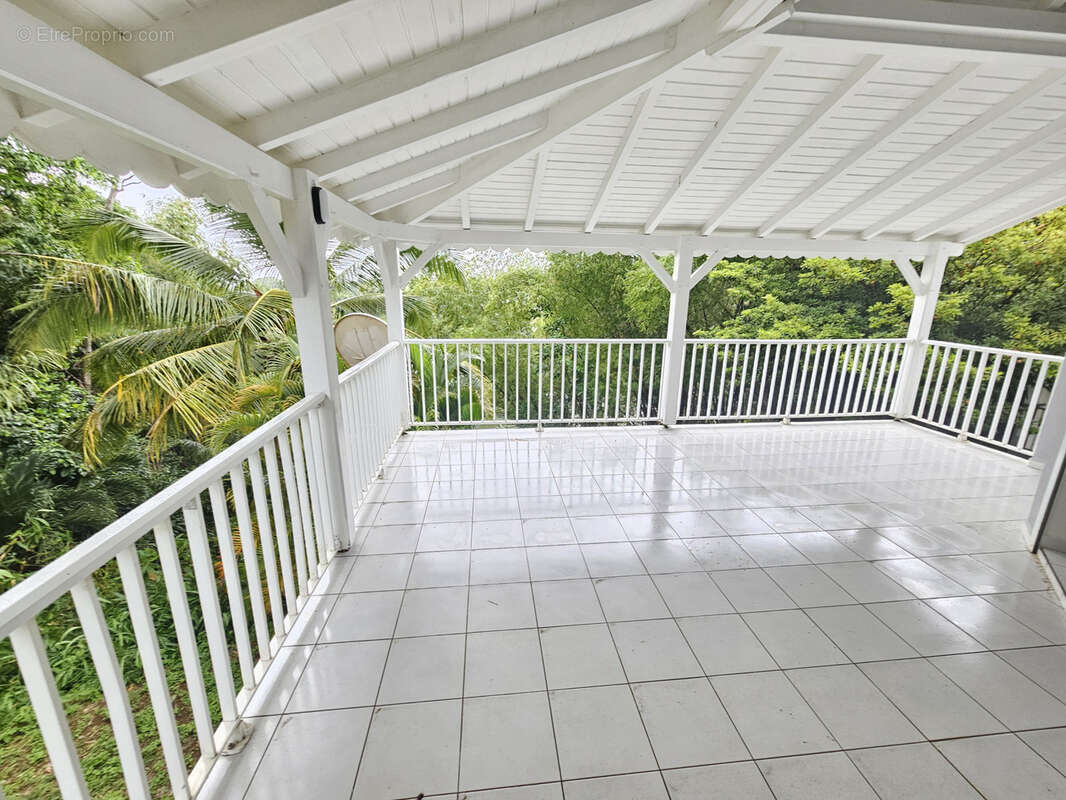 Maison à PETIT-BOURG