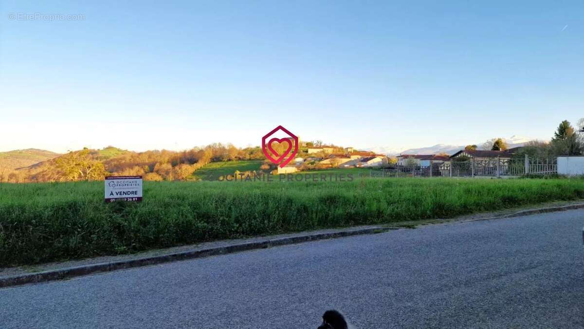 Terrain à SALIES-DU-SALAT