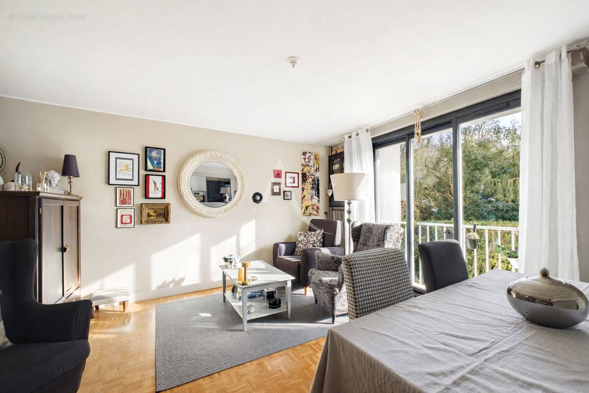 Appartement à SAINT-MAUR-DES-FOSSES