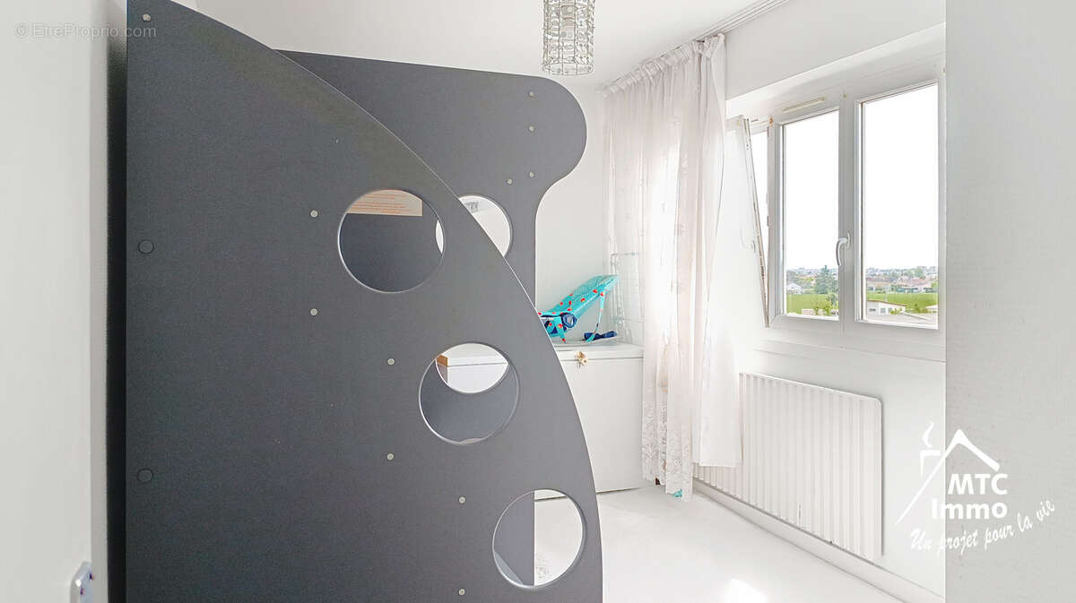 Appartement à DECINES-CHARPIEU