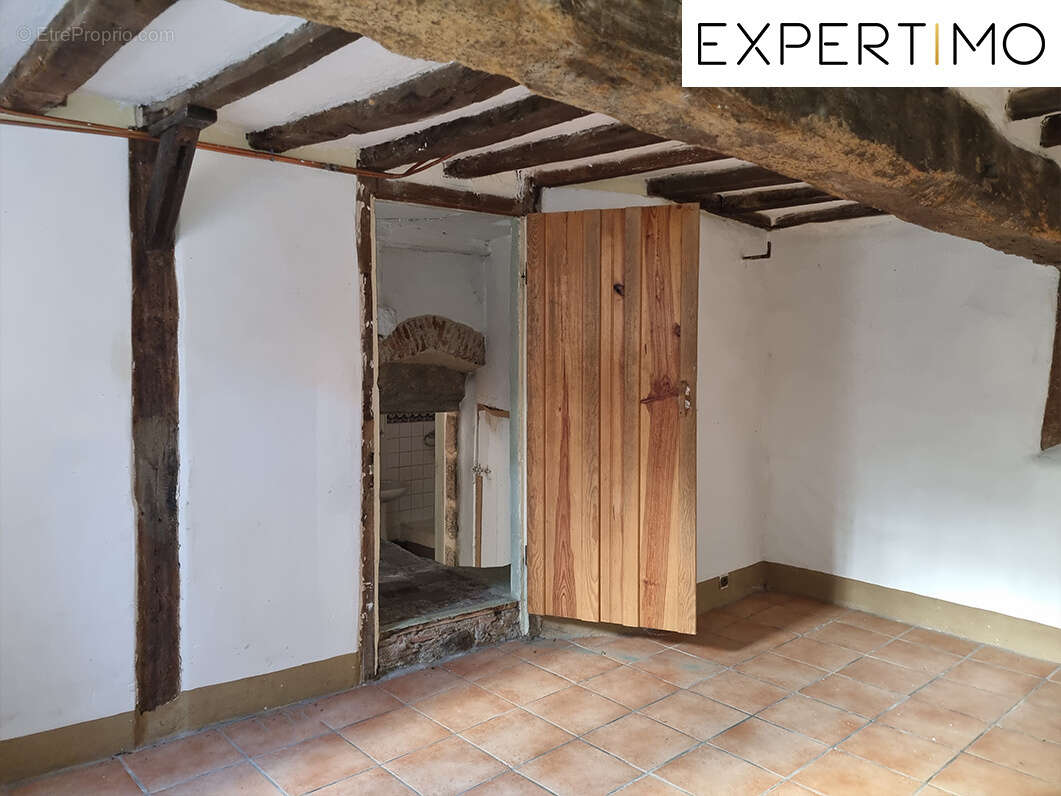 Maison atypique de 100 m2, avec petite cour. - photo 6