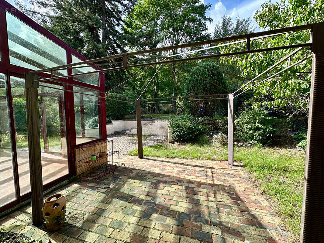 Maison à LE MESNIL-LE-ROI