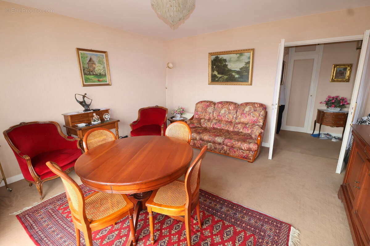 Nouveau en centre ville, beau 2 pièces de 44.85 m2  avec balcon et grande cave - photo 5