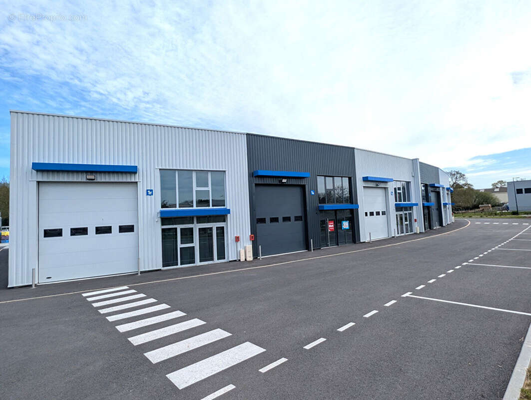 Commerce à MINIAC-MORVAN