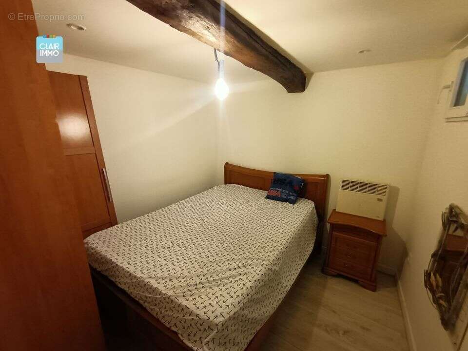 A LUGNY PROCHE MACON EN BOURGOGNE MAISON 9 PIECES DE 260 M² - Maison à LUGNY