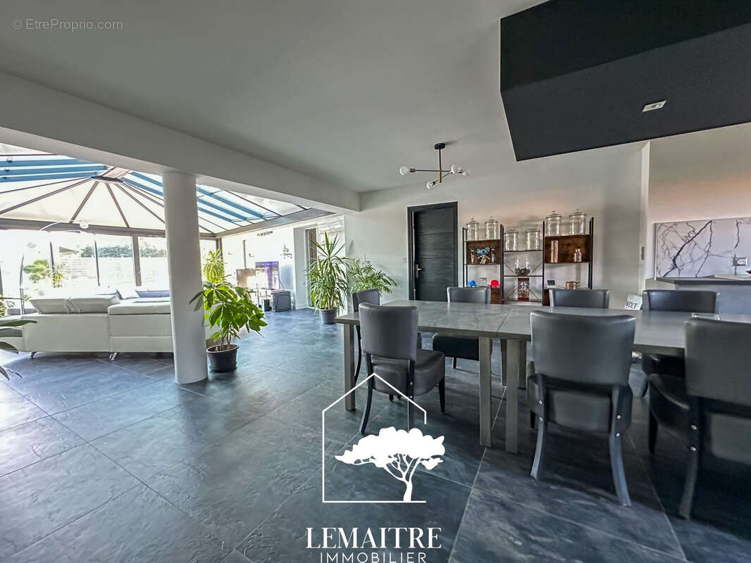 Maison à LES MATHES