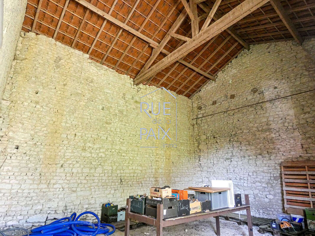 Autre à SAVIGNY-SOUS-FAYE