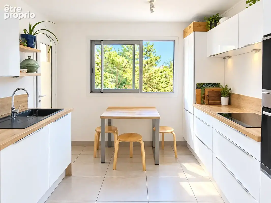 Nantes- Île de Nantes. T5 avec balcon, cave et garage. 299 000 € FAI - photo 3
