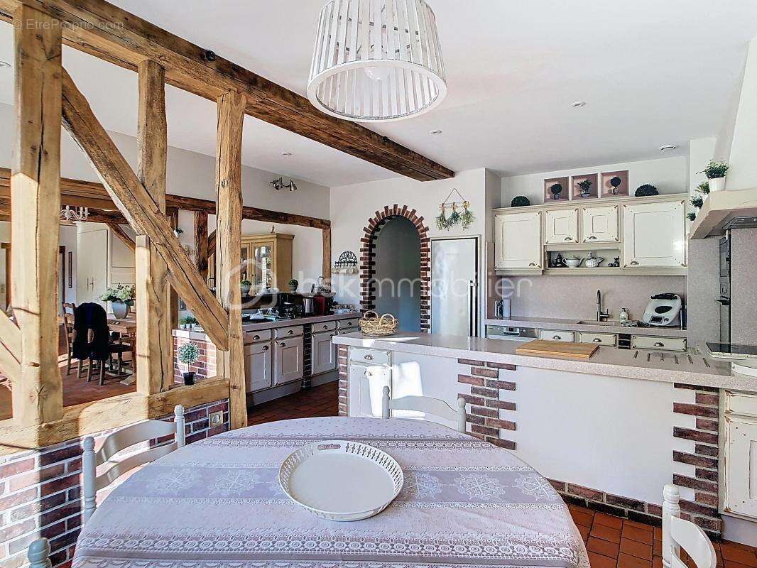 Maison à MONTCORBON