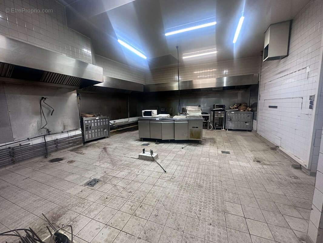 Commerce à PARIS-18E