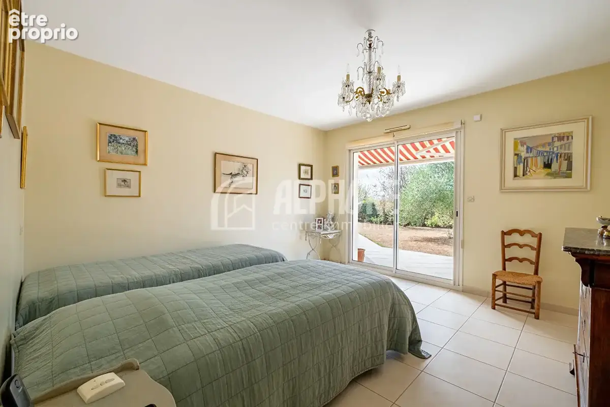 Maison 183m² , 5 chambres, double garage . - photo 8