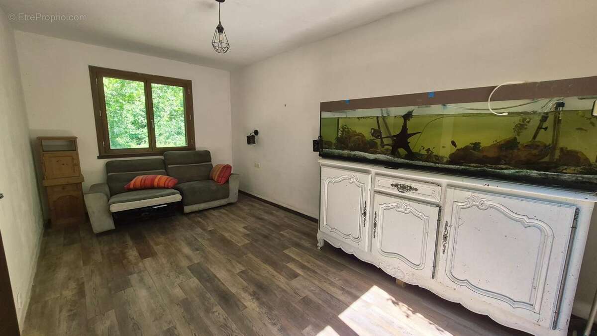 Maison à GRUN-BORDAS